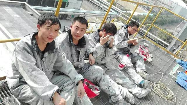 工作中，認真工作的男人是最帥的.jpg